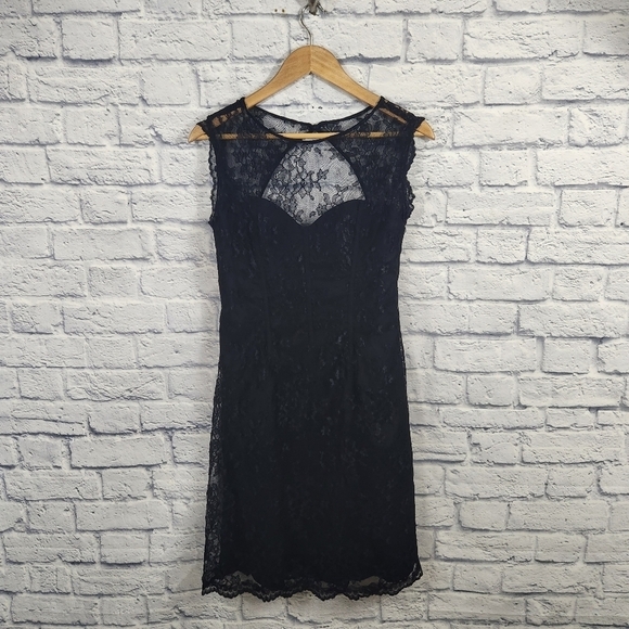 Monique Lhuillier Bridesmaids Dresses & Skirts - Monique Lhuillier Bridesmaids Dress